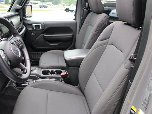 Used 2021 Jeep Wrangler Unlimited Sport w/ Sun And Sound Package AWD/4WD image 24