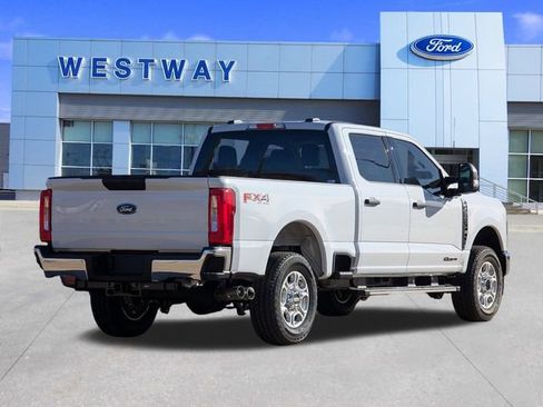 New 2026 Ford F250 XLT w/ FX4 Off-Road Package AWD/4WD image 4