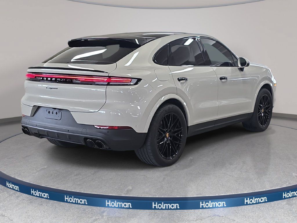 Used 2024 Porsche Cayenne Coupe AWD/4WD image 7