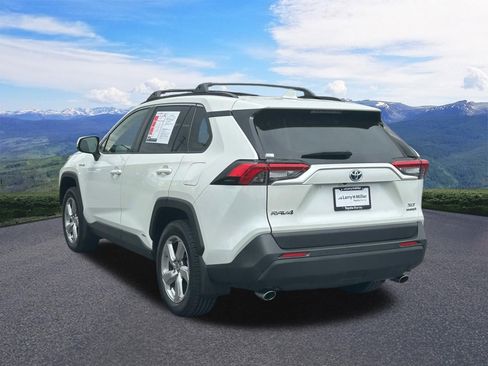 Used 2021 Toyota RAV4 XLE Premium AWD/4WD image 3