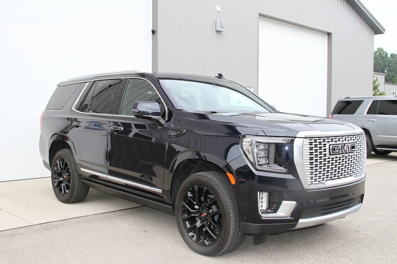 Used 2024 GMC Yukon Denali w/ Advanced Technology Package AWD/4WD image 5