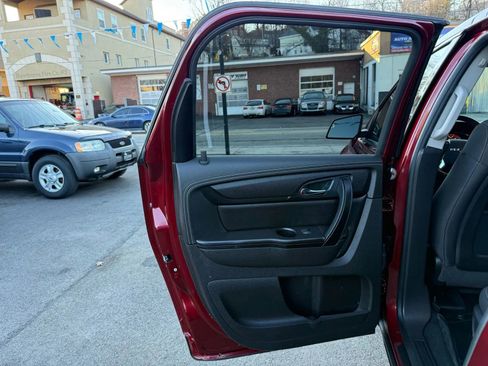 Used 2016 GMC Acadia SLE image 40