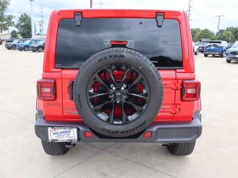 Used 2025 Jeep Wrangler Unlimited Sahara w/ Safety Group AWD/4WD image 6