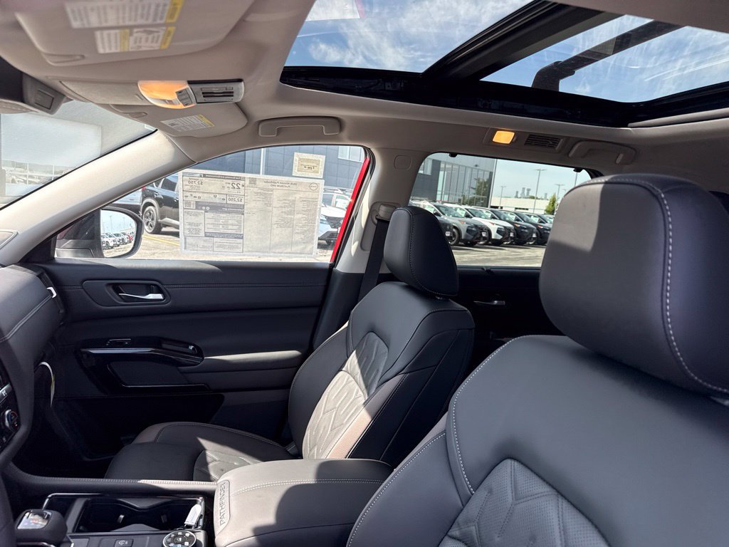 New 2026 Nissan Pathfinder Platinum AWD/4WD image 23