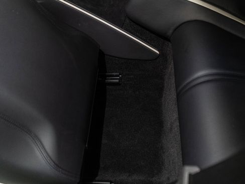 Used 2021 Ferrari Roma image 23