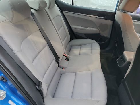 Used 2017 Hyundai Elantra SE image 19