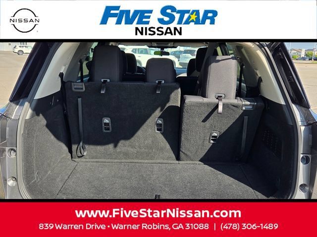 Used 2024 Nissan Pathfinder S FWD image 11