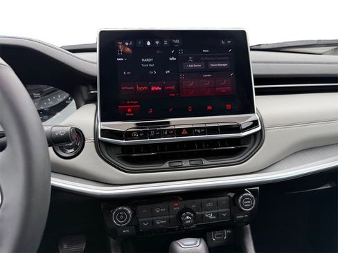 Used 2024 Jeep Compass Limited image 11