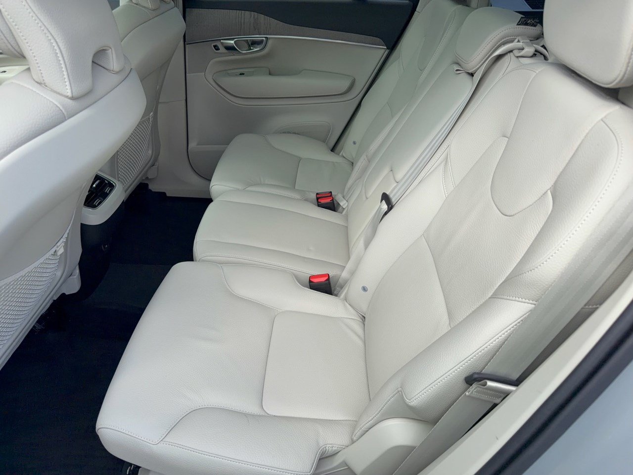 Certified 2025 Volvo XC90 B6 Core AWD/4WD image 25