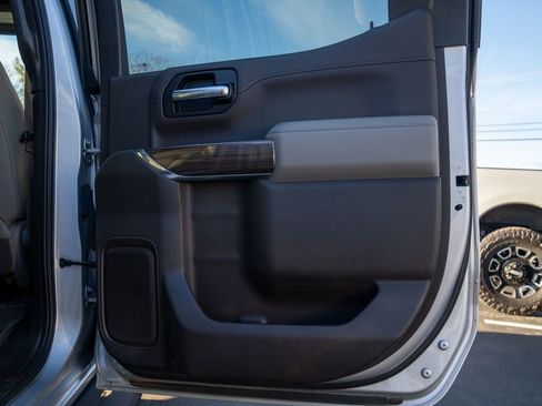 Used 2019 Chevrolet Silverado 1500 LT Trail Boss image 16