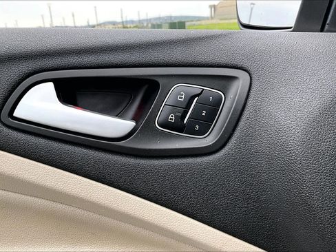 Used 2017 Ford Escape Titanium image 34