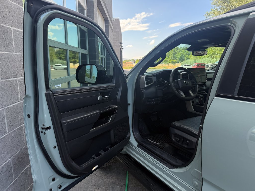 Used 2025 Toyota Sequoia Limited w/ Tow Technology Package AWD/4WD image 17