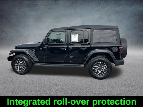 Certified 2025 Jeep Wrangler Unlimited Sahara AWD/4WD image 8