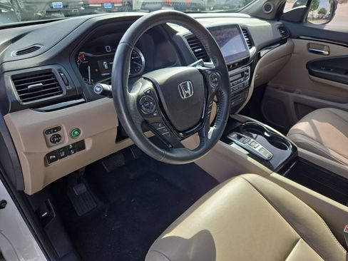 Used 2016 Honda Pilot Touring image 11