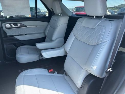 New 2026 Ford Explorer Platinum w/ LUX Leather Package AWD/4WD image 16
