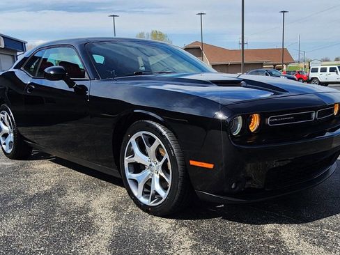 Used 2016 Dodge Challenger SXT Plus RWD image 12