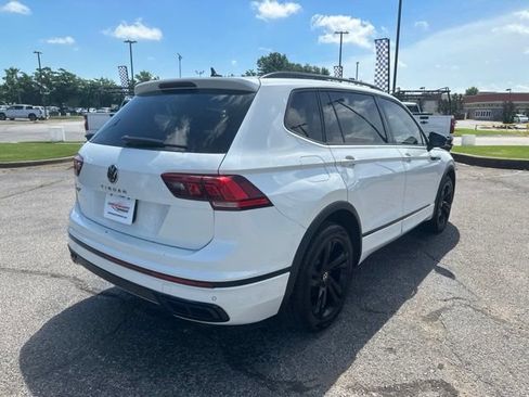 Used 2023 Volkswagen Tiguan SE R-Line FWD image 3