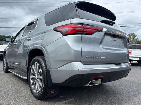 Used 2023 Chevrolet Traverse Premier AWD/4WD image 8