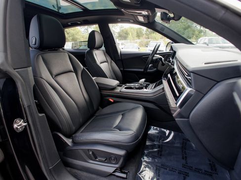 Used 2021 Audi Q8 Premium Plus w/ Premium Plus Package AWD/4WD image 28