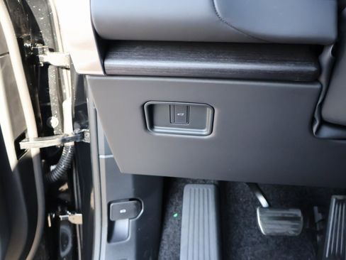 New 2026 Land Rover Range Rover SE image 34