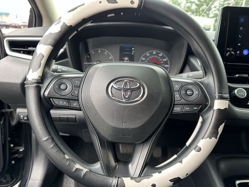 Used 2023 Toyota Corolla LE w/ LE Convenience Package FWD image 6
