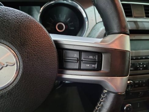 Used 2013 Ford Mustang Convertible image 23