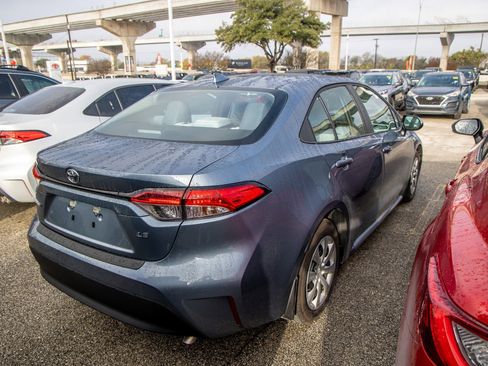 Used 2025 Toyota Corolla LE image 8