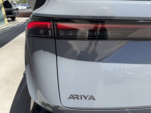 Used 2024 Nissan Ariya FWD image 14