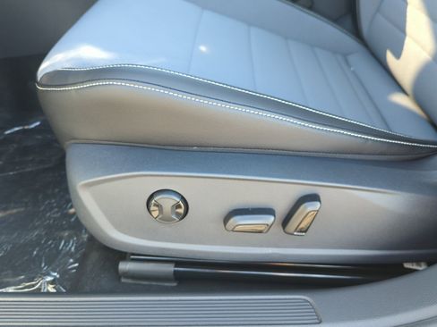 New 2026 Volkswagen Jetta SE image 14