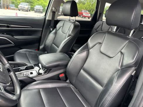 Used 2023 Kia Telluride S AWD/4WD image 4