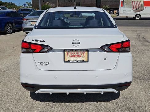 Used 2023 Nissan Versa S FWD image 6