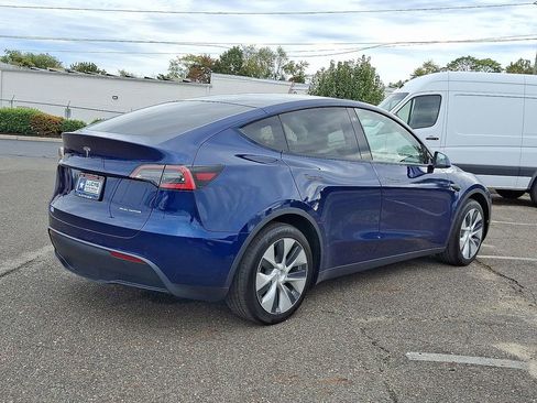 Used 2021 Tesla Model Y Long Range image 12