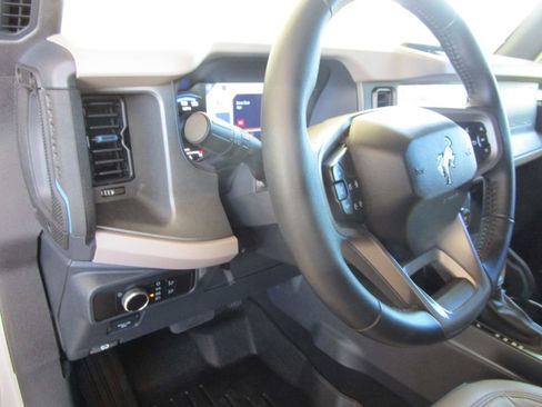 Used 2024 Ford Bronco Wildtrak image 26