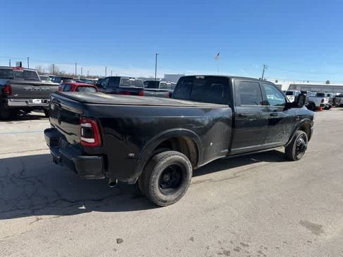 Used 2022 RAM 3500 Laramie image 17