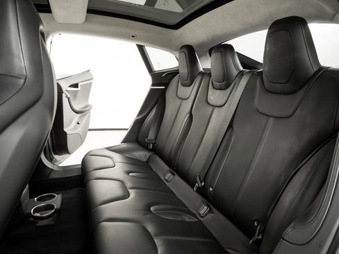 Used 2016 Tesla Model S AWD image 19