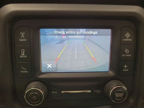 Used 2019 Jeep Wrangler Sport image 14