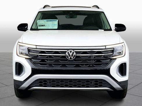 New 2026 Volkswagen Atlas Peak Edition AWD/4WD image 3