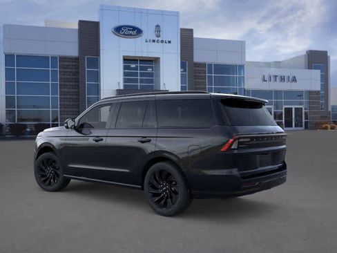 New 2026 Lincoln Navigator Reserve image 4