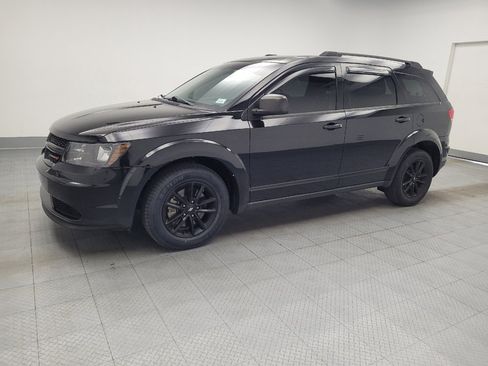 Used 2020 Dodge Journey SE w/ SE Popular Equipment Group FWD image 2
