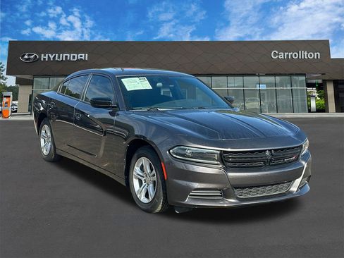 Used 2023 Dodge Charger SXT image 3