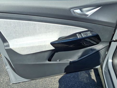 New 2026 Volkswagen ID.4 Pro RWD image 9