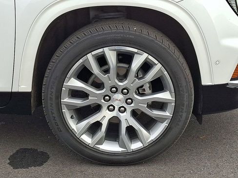 Used 2024 GMC Acadia Denali w/ Super Cruise Package image 8