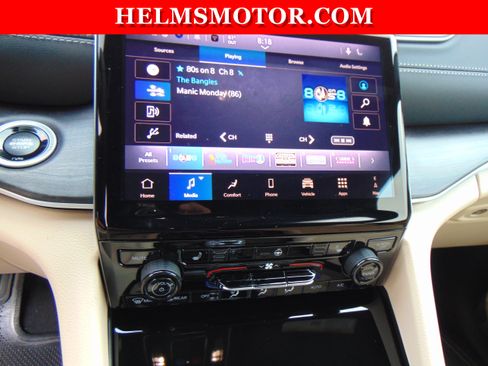 New 2025 Jeep Grand Cherokee Limited RWD image 25