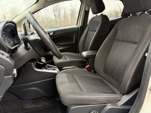 Used 2020 Ford EcoSport SE image 9