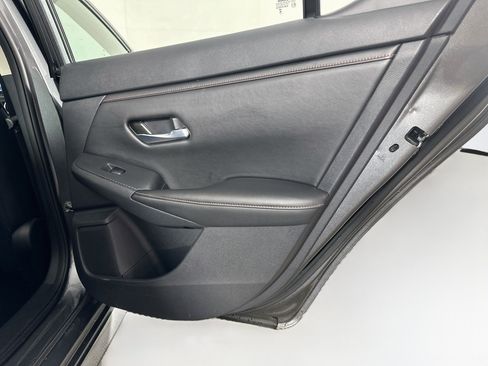 Used 2025 Nissan Sentra SR w/ SR Premium Package FWD image 29