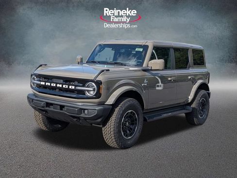 New 2026 Ford Bronco Outer Banks AWD/4WD image 1