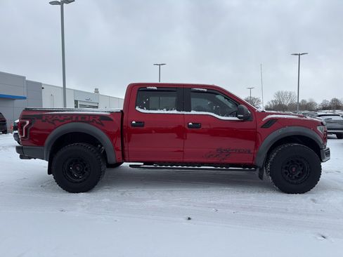 Used 2018 Ford F150 Raptor w/ Equipment Group 801A Mid image 4