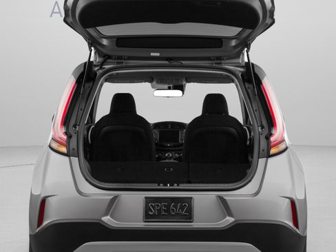 Used 2025 Kia Soul LX w/ LX Technology Package FWD image 26