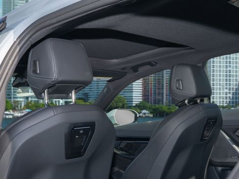 Used 2025 BMW 530i w/ M Sport Package RWD image 18