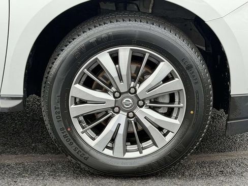 Used 2019 Nissan Pathfinder SL image 5